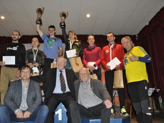 Najlepší Slováci s organizátormi a hosťom Jozefom Plachým.