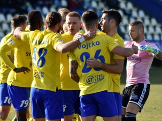 Michalovskí futbalisti čakajú na rozhodnutie kompetentných. Radi by ešte pokračovali v sezóne.