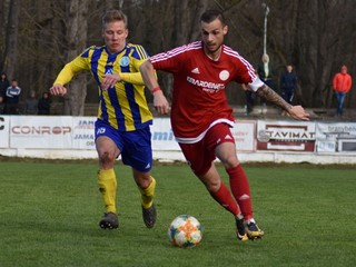 Trebišovský futbal sa nachádza v neľahkej, bardejovský v kritickej situácii.
