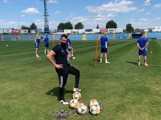 Košickí futbalisti začali trénovať, no stále čakajú na rozhodnutie zväzu o pokračovaní sezóny.
