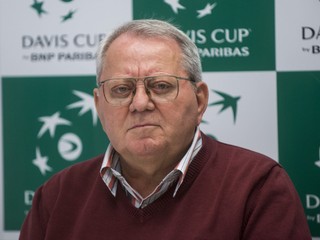 Viceprezident STZ Július Bacsó počas žrebu Davisovho pohára v roku 2016.