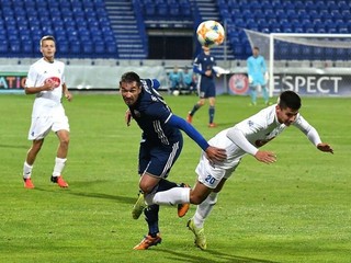 Kým popradskí futbalisti už môžu myslieť na ďalšiu sezónu, Trebišov si na druholigové bytie či nebytie musí počkať.