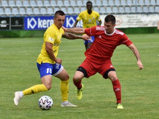 Michalovčania sa konečne obliekli do zápasových dresov. Štvrtoligistovi dali štvorku.