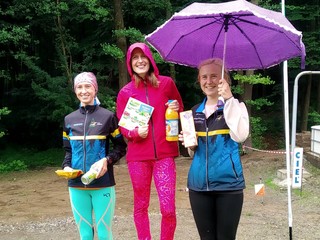 Najrýchlejšie ženy, zľava druhá Lamiová, prvá Macinská a tretia Krajčíková.