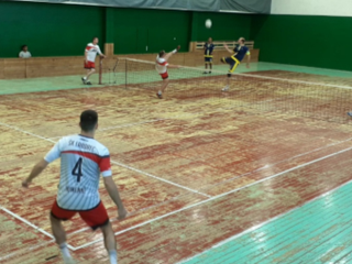 Na dvorcoch košickí nohejbalisti dominujú, s povinnosťami funkcionárov zžití zatiaľ nie sú.