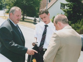 Martončík (vľavo), Mintál (v strede) a Hammer v deň jeho svadby s Martončíkovou dcérou Karin. 