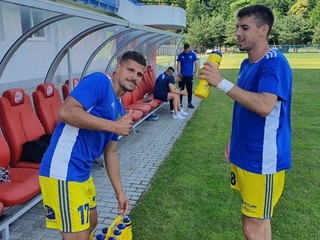 Stabilný košický kapitán František Vancák (vľavo) sa v príprave o tento post delí so spoluhráčmi.