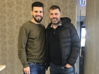 Jozef Kožlej (vpravo) vydláždil na Cypre cestu ďalším slovenským futbalistom. Aj Michalovi Ďurišovi.
