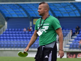 Kalša je aktuálne bez hlavného trénera. Vedenie klubu poslalo Ľubomíra Maďarika na dovolenku.
