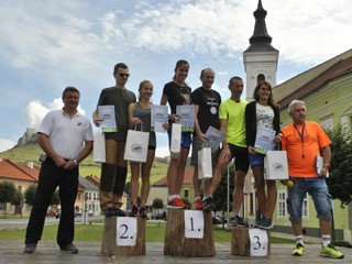 Najrýchlejší muži a ženy s organizátormi.