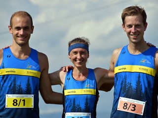 Majstri SR v šprintovej mix štafete, zľava Sláma, Lamiová a Mušinský.