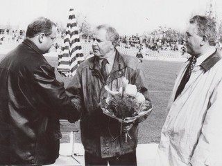 Ján Gajdoš st. (v strede) takmer celý svoj život zasvätil košickému futbalu.