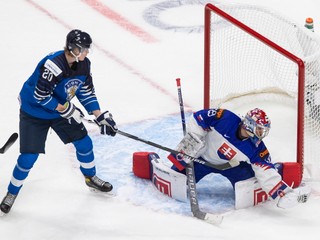 Zostrih zápasu Slovensko - Fínsko na MS v hokeji do 20 rokov 2021.