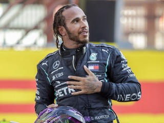 Britský pretekár F1 Lewis Hamilton.