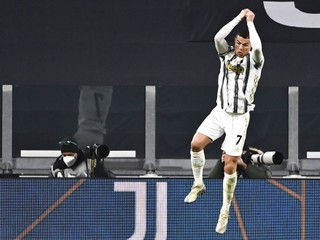Cristiano Ronaldo prekonal Pelého. Pred sebou má už len jedného futbalistu