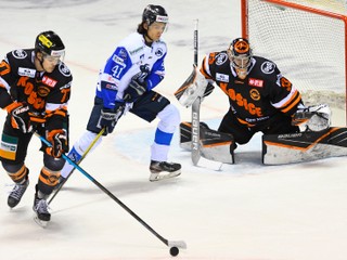 Martin Nemčík (vľavo) bude Košičanom chýbať minimálne mesiac a pol.