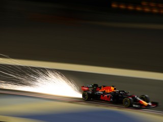 Max Verstappen na monoposte Red Bull na podujatí Veľká cena Bahrajnu F1 2020.