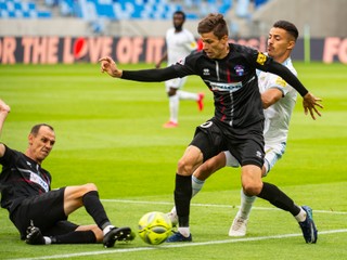 David Hrnčár (v strede) v drese FC Vion Zlaté Moravce