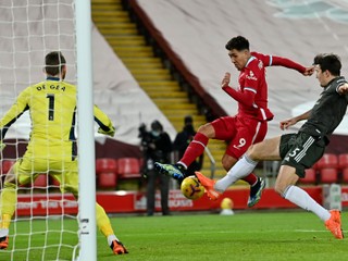 Momentka zo zápasu Liverpool - Manchester United. 