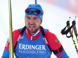 Ruský biatlonista Alexander Loginov.