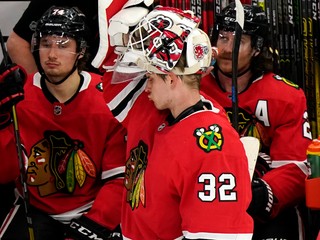 Fínsky brankár Chicaga Kevin Lankinen.