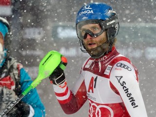 Marco Schwarz po nočnom slalome v rakúskom Schladmingu.