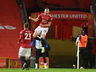 Scott McTominay oslavuje gól v drese Manchester United.