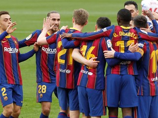 Radosť hráčov FC Barcelona.