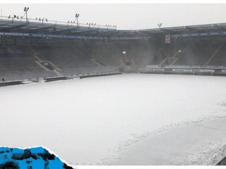 Zasnežený štadión tímu Arminia Bielefeld. 