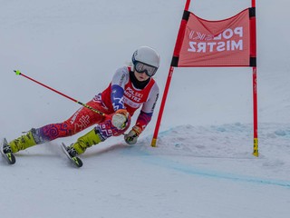 Slovenská lyžiarka Petra Hromcová v obrovskom slalome. 