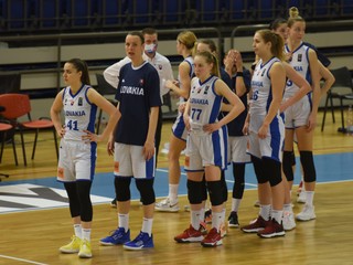 Slovenské basketbalistky po prehre proti Maďarsku.
