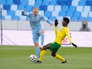 Vladimír Weiss v zápase Slovan - Žilina.