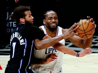 Kawhi Leonard z Los Angeles Clippers a Michael Carter-Williams z Orlando Magic.