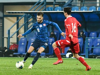 Člen reprezentácie do 21 rokov do Ján Bernat.