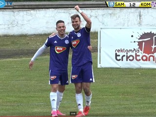 Takto sa tešil autor tretieho gólu Komárna Gábor Tóth (sprava)