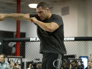 Cain Velasquez opäť naplno trénuje!