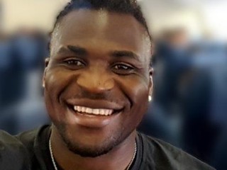 Francis Ngannou reaguje vtipne na svoj titulový zápas s Miocicom