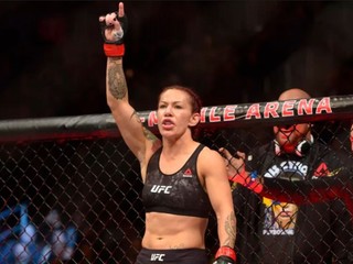 Cris Cyborg: Když jsem si všimla, že krvácím z nosu, řekla jsem si, jdeme na to!