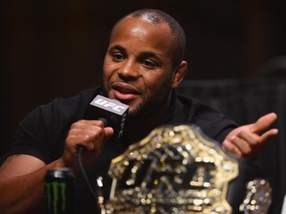 Není to jen o síle úderů, říká Daniel Cormier