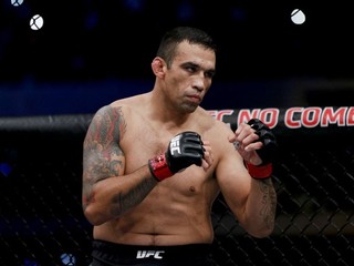 Hlavným zápasom v Londýne bude veľmi dôležitý súboj ťažkých váh