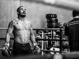 Robert Whittaker ukončil ticho