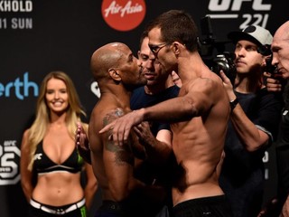 Yoel Romero nesplnil váhový limit, dočasný titul môže získať len Rockhold