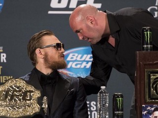 Dana White konečne prezradil, či UFC odoberie titul Conorovi McGregorovi