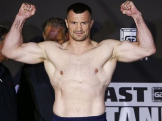 Mirko Cro Cop odpovedá "tlstému neúctivému zadku" Roya Nelsona za reči o "špeciálnych doplnkoch"