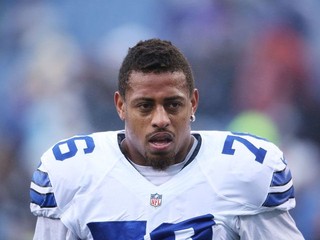 Bývalá kontroverzná hviezda NFL Greg Hardy je o krok bližšie k UFC