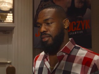 Jon Jones vydal vyhlásenie o "rasovom obmedzovaní" policajtom Jasonom Brownom
