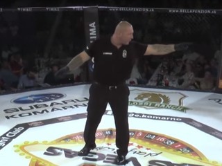 Roland Čambal poriadne skritizoval amatérsku prácu rozhodcov na podujatí Cage Fighting 4