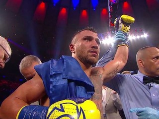 Lomachenko prežil prvé počítanie od roku 2007 a Linaresa knokautoval v 10. kole!