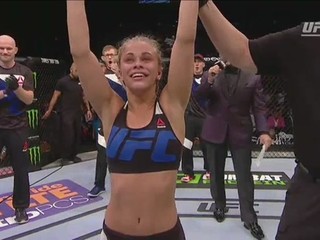 Paige VanZant má problém