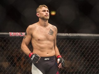 Luke Rockhold sa zranil, Gustafsson tak potrebuje nového súpera